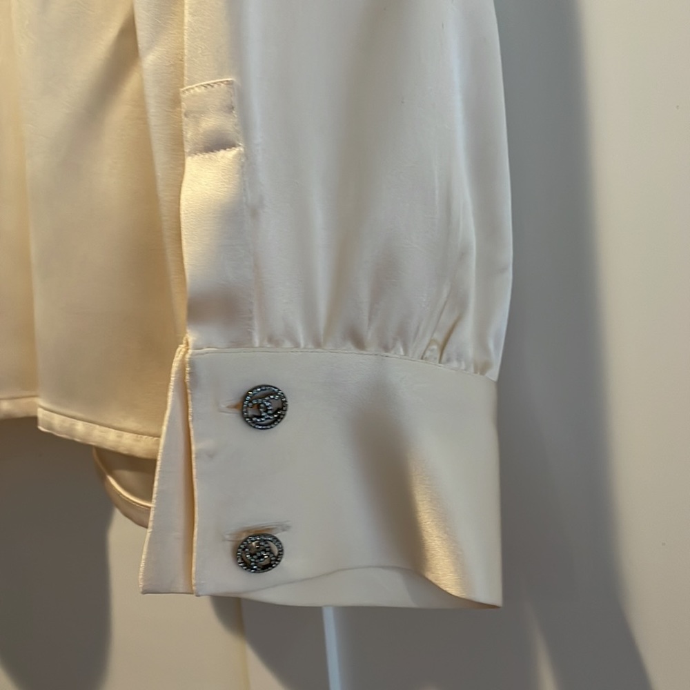 Stunning Chanel Metier D’Art 2018 silk blouse - Picture 12 of 12